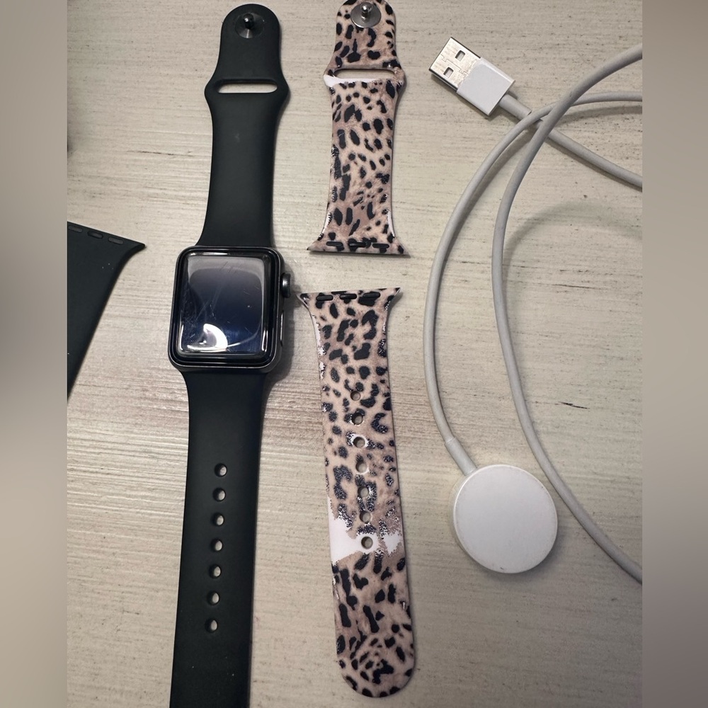 Apple Watch Series 3 38mm, Aluminum Case - Picture 10 of 10